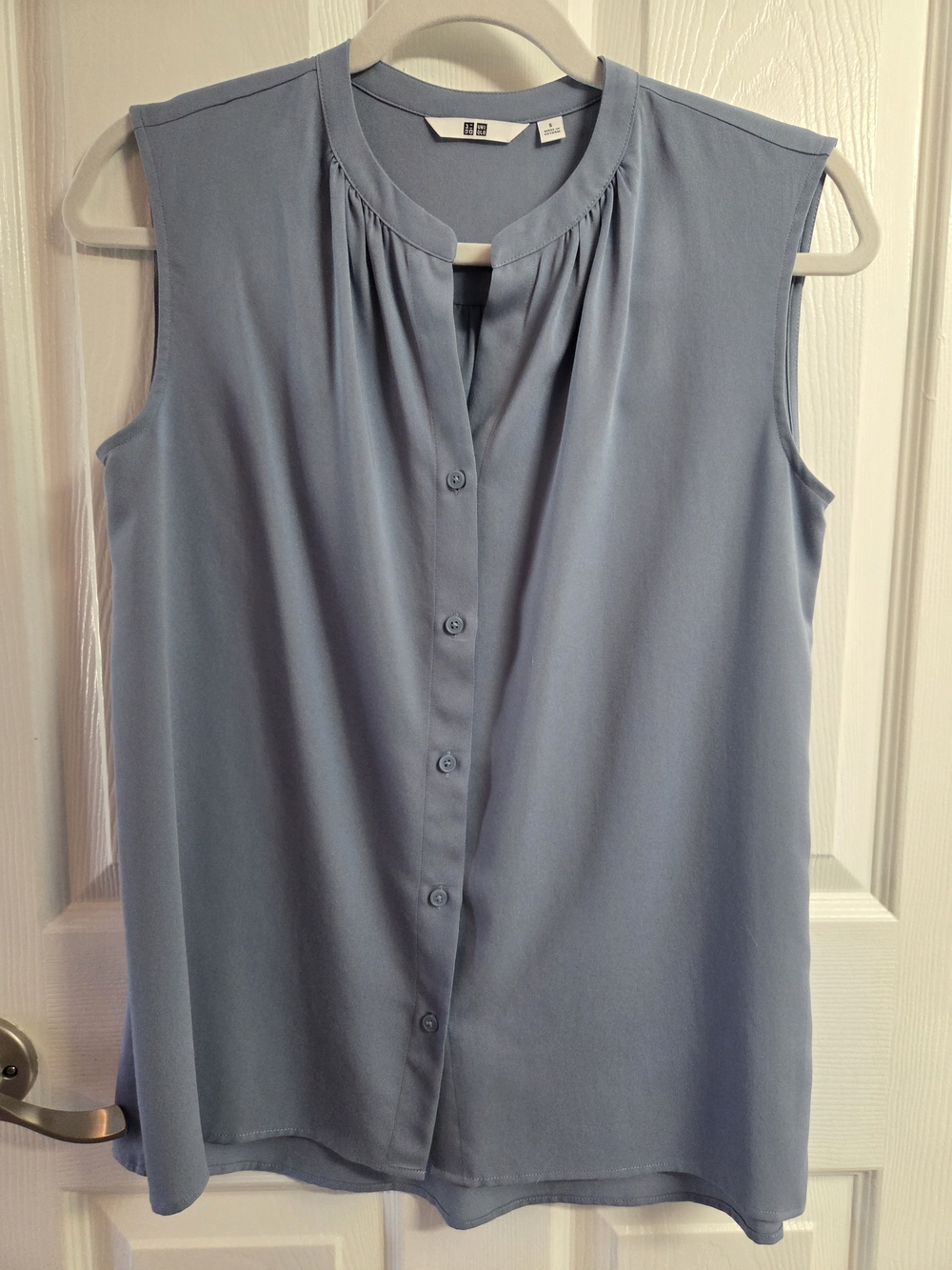 Uniqlo Light Blue Sleeveless Button-Front Blouse